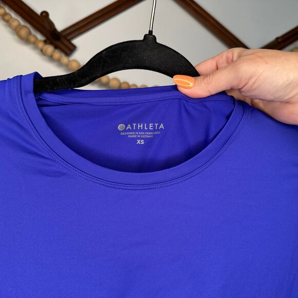 Athleta Mesh Detail Athletic Top - Picture 3 of 3